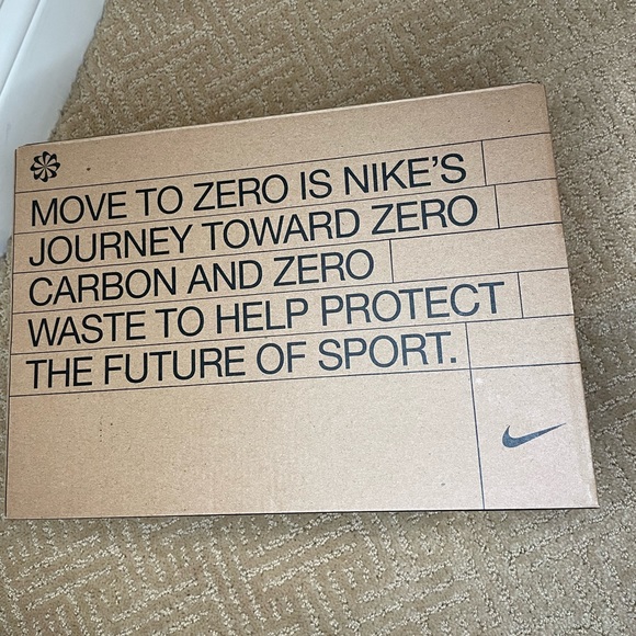 Nike Air Max 90GS, Brand New - Picture 8 of 8